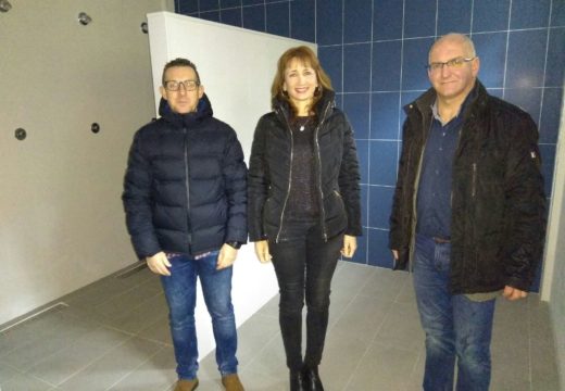 A secretaria xeral para o Deporte comproba o estado do polideportivo de Bergondo en Noia (A Coruña) tras as obras de construción dos vestiarios